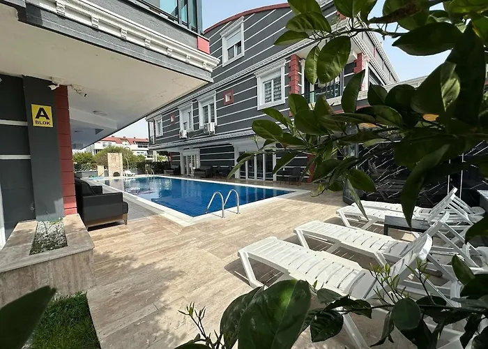 With Pool In 公寓 安塔利亚