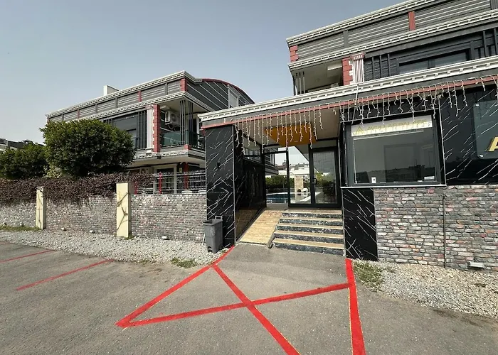 With Pool In * 安塔利亚